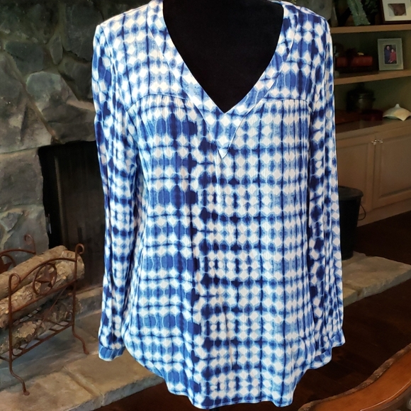Peter Nygard Tops - Womens top